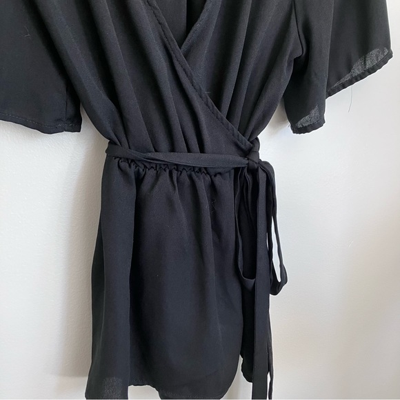 June & Hudson Wrap top with Lace - Picture 4 of 7